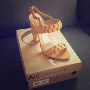 Women’s open toed sandal